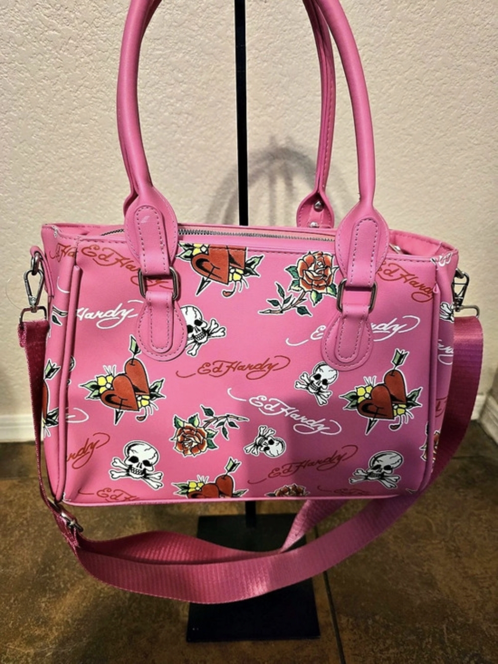 Ed Hardy Pink Skull and Rose Insulated Thermal Lunch Tote Bag Satchel
